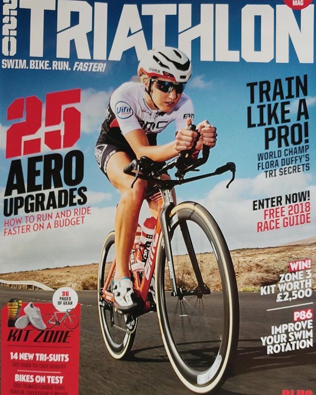 3Tbike's tweet photo. Aerobar cover time!
#Repost @bobdewolf
・・・
Great to see @EmmaPallant slicing through the wind on her @ride_bmc #timemachine01 on the cover of @220triathlon ! @vifit.sport #bmcvifitsporttri 📷@jamesmitchell5 https://t.co/vdWpd7oPPb https://t.co/xPAEMWaZUL