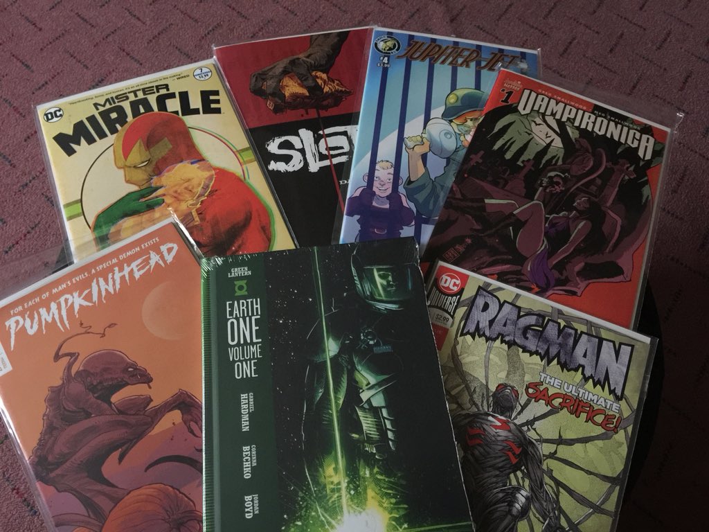 Got last weeks comics and I’m pretty excited! #MisterMiracle #Slots #Pumpkinhead #JupiterJet #Ragman #Vampironica w/the awesome @f_francavilla cover and of course #GreenLanternEarthOne from @gabrielhardman @CorinnaBechko & #JordanBoyd