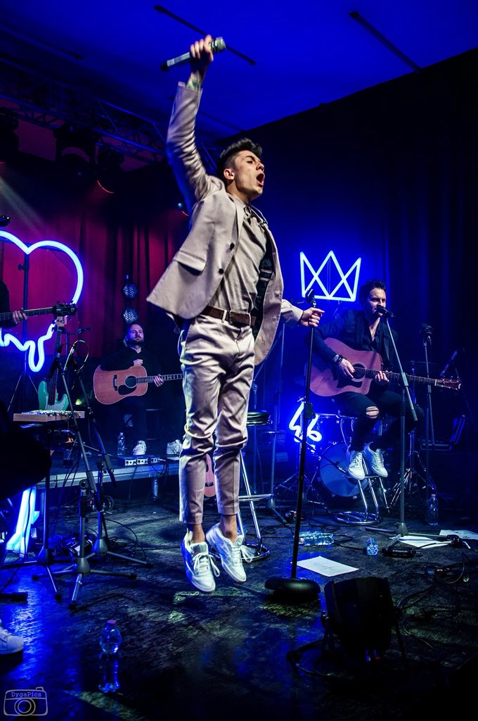 dkmybae's tweet photo. Chce juz widziec swoja radosc po wynikach, z reszta wszystkich, nie widze innej opcji, za kilka dni wszyscy bedziemy sie cieszyc z wygranej Dawida #KCA
#UlubionaPolskaGwiazdaDawidKwiatkowski https://t.co/yjnUG0EUgQ