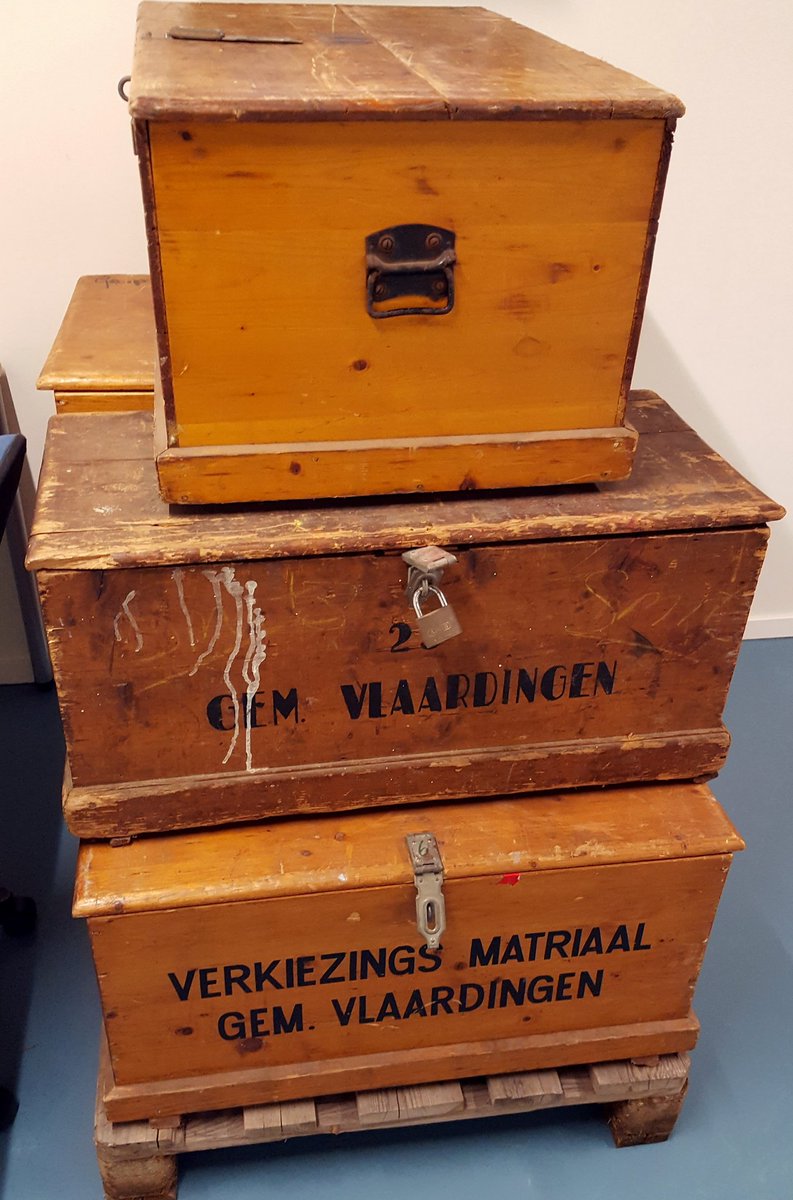 #Vlaardingen is klaar voor de #verkiezingen! Mooi stukje nostalgie int gemeentehuis. 
Weet jij al wie je stem krijgt?
Succes iedereen! Nog 1 nachtje slapen!! #kiezen #Stemmen