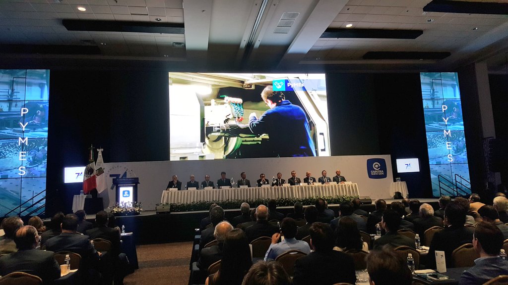 fcervantes5's tweet photo. Asistí a la #AsambleaCAINTRA2018.
Felicito al Consejo Directivo para el periodo 2018-2019 y a su Presidente, Juan Ignacio Garza Herrera, por impulsar con firmeza la transformación de la industria en Nuevo León. #IndustriaDelSigloXXI 🇲🇽 https://t.co/CNpeBiFCIj