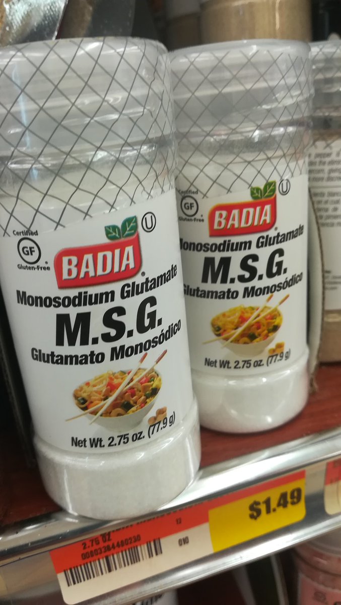 sirtobey's tweet image. schmeckt das cheddar-imitat nicht, kann man ja mit glutamat nachwürzen. #usfood