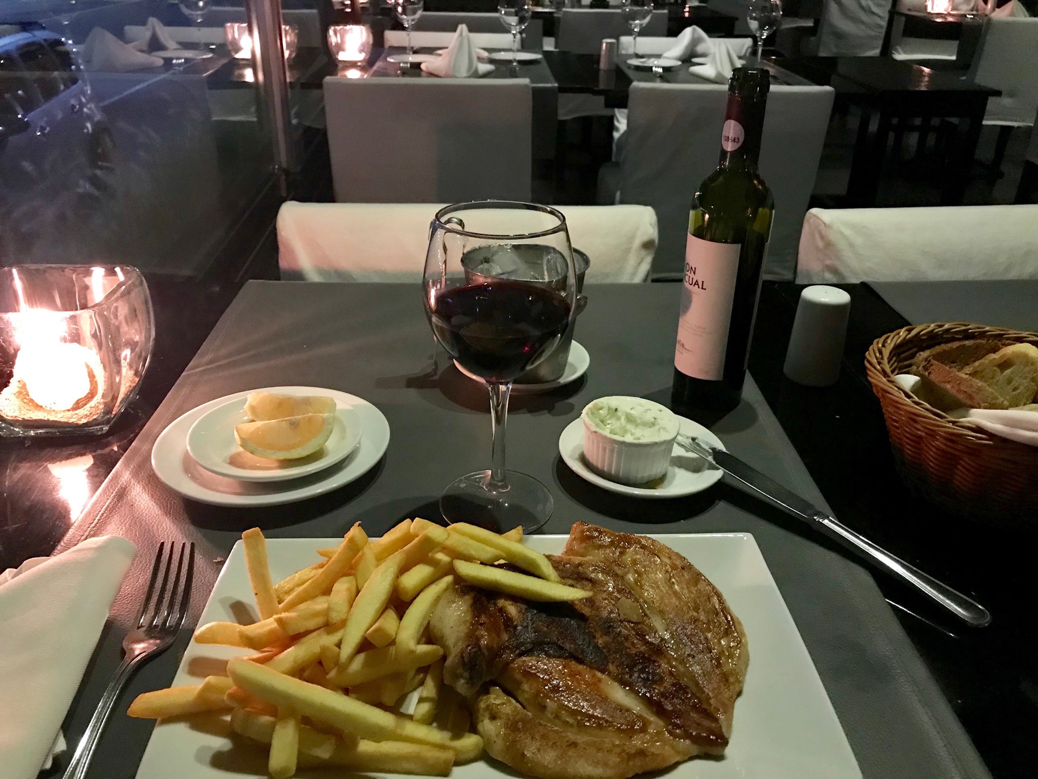 Cena en el restaurante del hostal