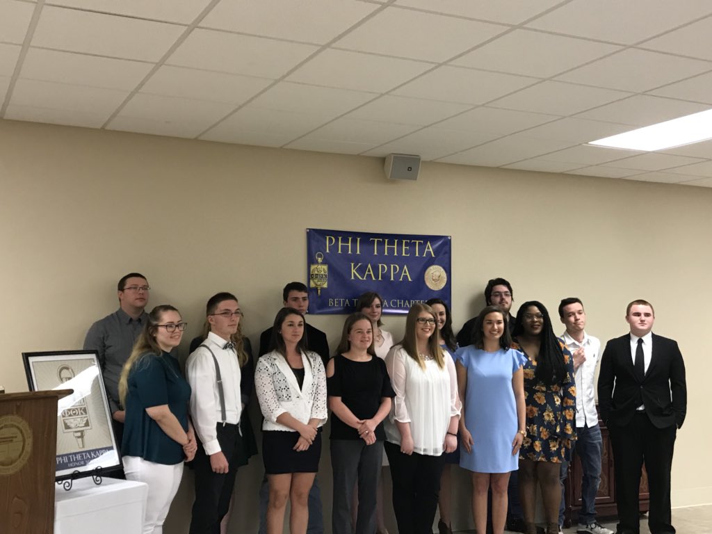 Congrats to this great group of MGCCC students on your PTK induction tonite! I enjoyed meeting you &amp; your families. Thanks to @PerkVP &amp; <a href="/msstatelauren/">Lauren Porter</a> for your hospitality! #HailState