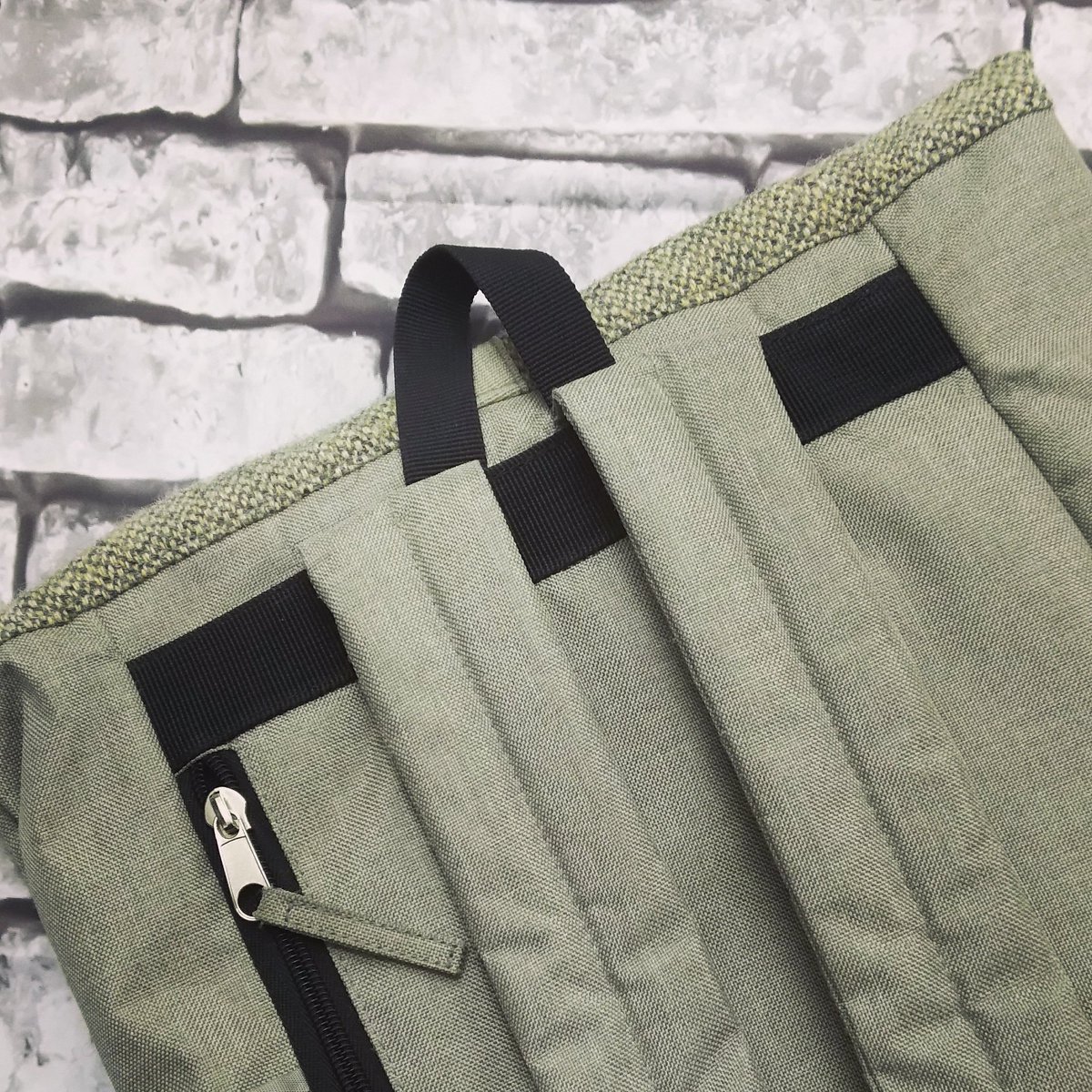 thread_needlejp's tweet image. 今日は寒いですね～。
もう少し暖かくなったらお花見に行きたいです。
こちらのリュックサックは、ハリスツイード。
肩ショルダーの付け根部分を一式、再補正しました。
ツイード生地、可愛いですね！

goo.gl/ypFN8F

#駒込 #HarrisTweed #リュックサック #threadandneedle