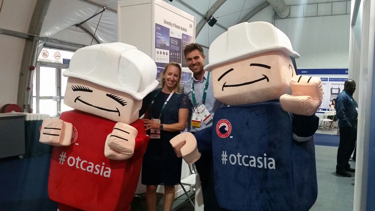 .@UWAResearcher -ers <a href="/DrDianneMcLean/">Dr Dianne McLean</a> and Todd Bond rubbing shoulders with the locals on the @KLConvention floor at #OTCAsia2018 <a href="/uwaoceans/">UWA Oceans Institute</a> <a href="/UWAEMS/">UWA Eng & Math Sci</a> <a href="/uwanews/">UWA</a> <a href="/OTCHouston/">OTChouston</a>