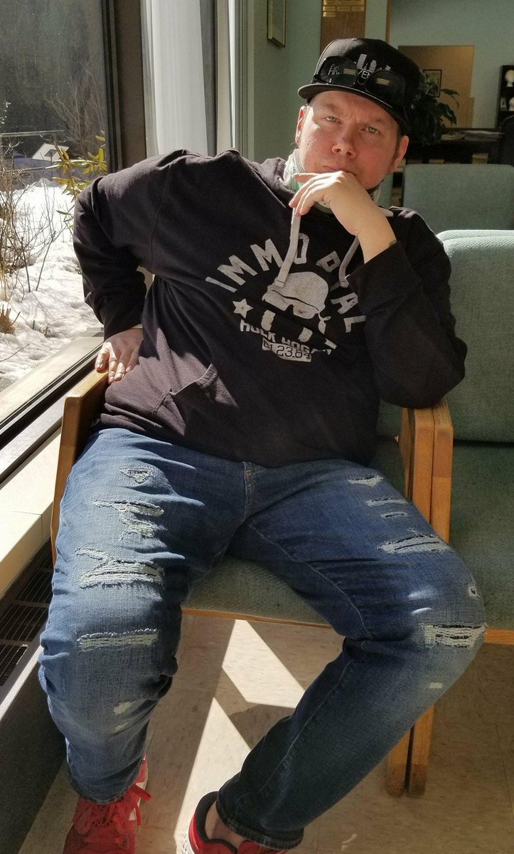 SaintJohnDK's tweet photo. Representing my 1st ever hero, the Immortal @HulkHogan today during my #Oncology visit! I will always be a #Hulkamanic #WhatchaGonnaDoBrother cc.@barbiemleslie @acl_19 https://t.co/M0lX4uUUeG