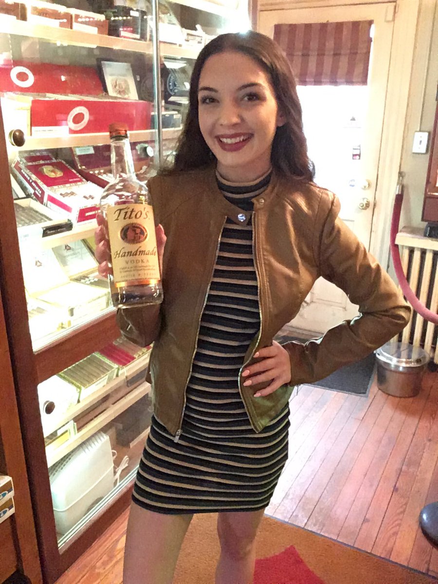 BigHouseTobacco's tweet photo. #TitosTuesday with Sarah at @bighousetobaccooutlet 😍😍 #tipsytuesday #tuesdaynights #bhto #tuesdayfun #tuesday #vodkalover #vodkagirl #bighousegirls #cigarbar #cigaraficionado #tuesdayboozeday #scranton #scrantonpa #scrantonsmokers #smokingbar #cigarsnob #cigar https://t.co/veNp9rI4m3