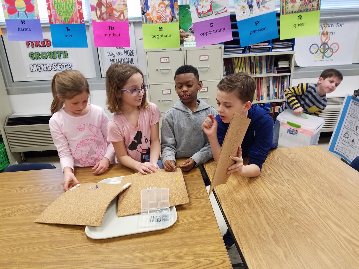 TerriDarnellGRT's tweet photo. Exploring simple machines. Kids formed spot on generalizations including: simple machines involve force and motion, have 1-2 parts, and make work easier. #Projectclarion @VBGifted @VBContent @TESSeagulls @cziggy1 https://t.co/v6GyoHib1Z