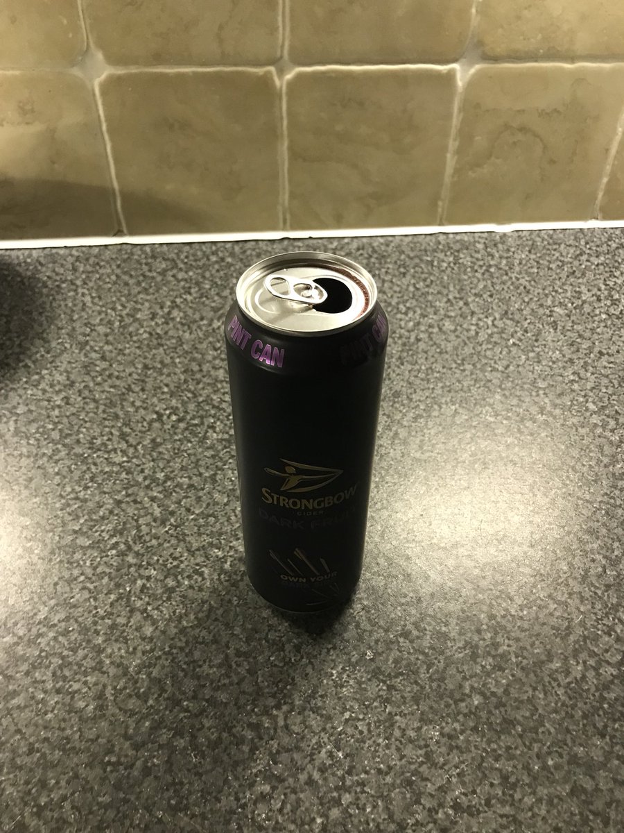 LinnetsLive's tweet photo. Win or lose were on the booze even if it is Tuesday night ! Aswell shout out to @Jimmy270288 for being fucking boss again tonight !!!! #FORZALINNETS ๐๐ @RuncornLinnets https://t.co/5UbfAs8UUN