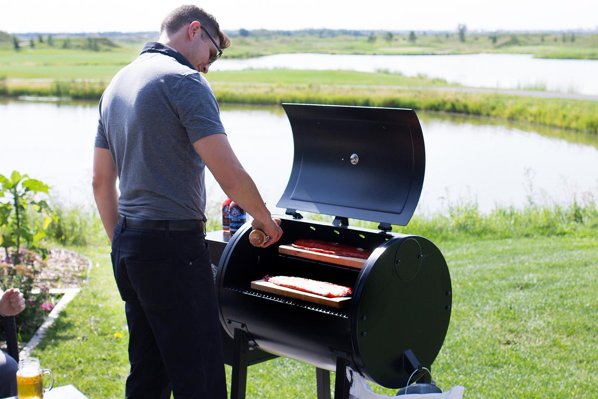 Why does barbecuing make you happy?! Tweet and share your happiness with us! #InternationalDayOfHappiness 😀