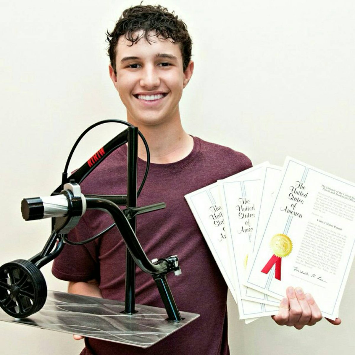MorningStarIntl's tweet image. Teenpreneur Tuesday: Peyton Robertson is a 16 year old inventor. He holds five patents for inventions. #TeenInventor #DreamBig