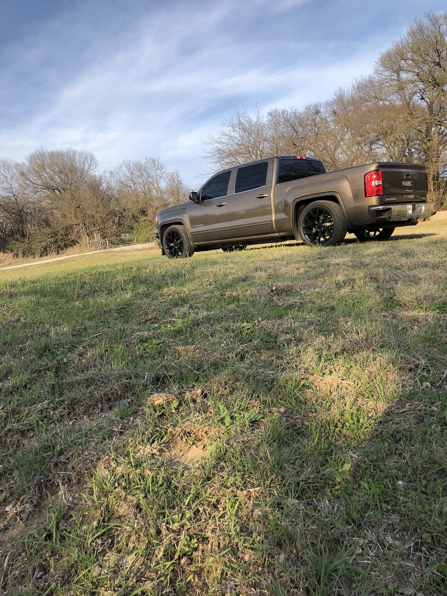 hickey_jacob's tweet photo. Twitter meet the new daily #changeditup #joebrown #loweredlife https://t.co/r0tSkIpagv