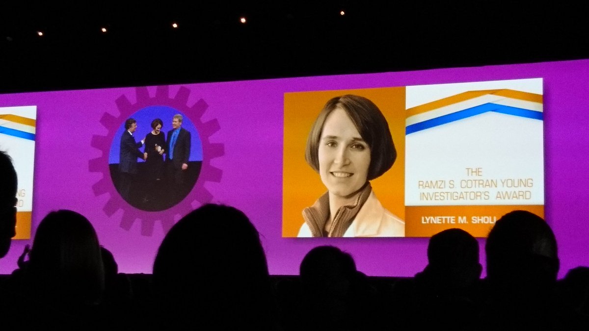 CaDxPath's tweet photo. Lynette M Scholl receives the Ramzi Cotran young investigator award #uscap2018. Well deserved award to someone who has greatly advanced the field. PS: I think the music they played was - You only live twice ! https://t.co/ibfn1Gw5TG