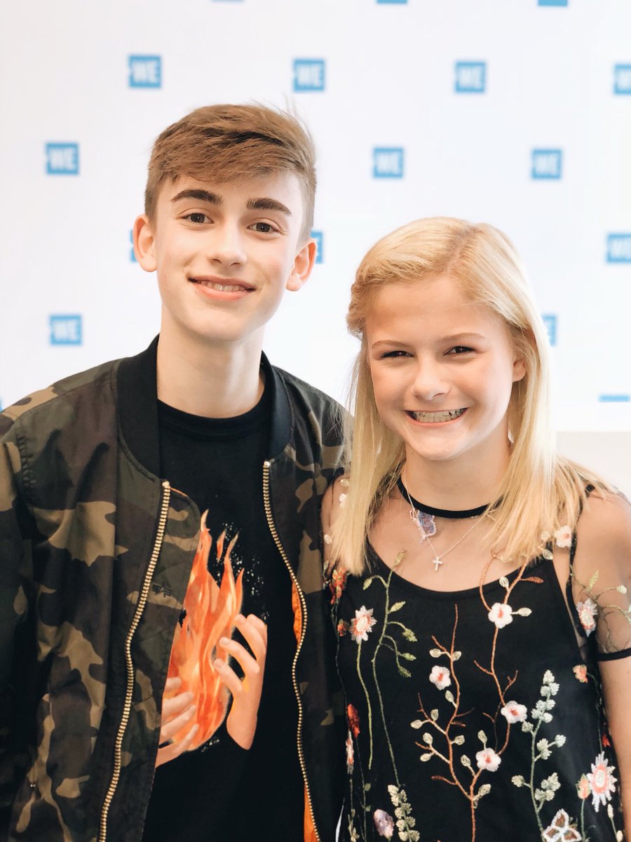 Darci Lynne 2025 Boyfriend, net worth, tattoos, smoking & body