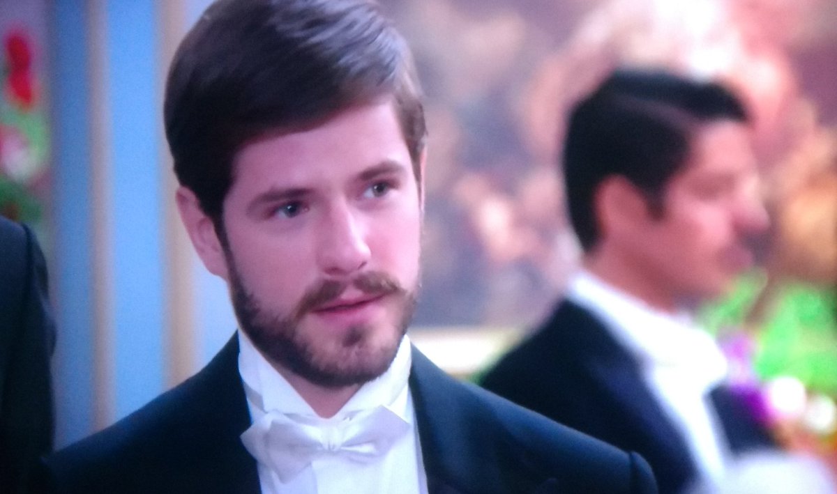 loucapeloDestri's tweet photo. Simplesmente amei ❤️ novela leve, com humor e uma trama boa....fora que o @mauriciodestri está lindo! 😍🐷🔝📺👏 #OrgulhoEPaixão https://t.co/IRKL10kJzQ