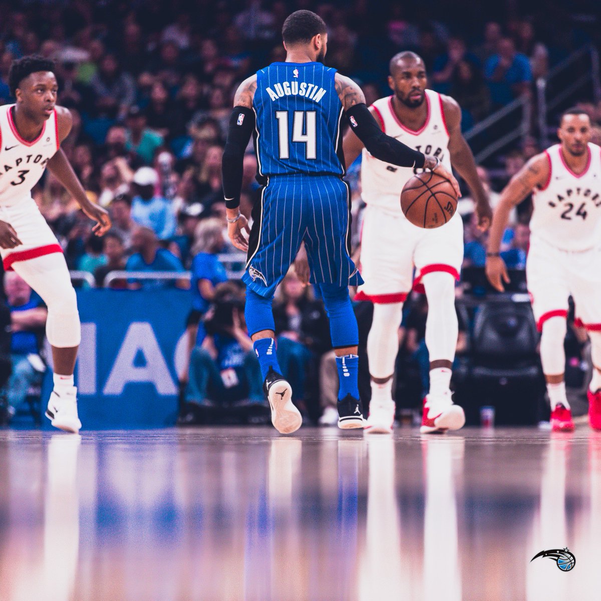 MagicSRH's tweet photo. #LetsGoMagic RT" End 3Q: Magic 76, Raptors 68 @Double0AG - 16 points @ShelvinMack - 14 pts @jisaac_01 - 10 pts &amp; 5 rebs @NikolaVucevic - 10 pts &amp; 8 rebs 📺: @FOXSportsFL https://t.co/UmMOhZfO1i " #SportsRoadhouse https://t.co/6JwlR4oIDS