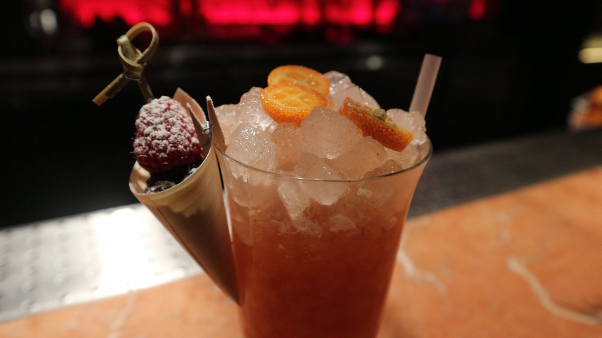 Cocktails in Rome (@simonbartender) on Twitter photo Another stunning serve from <a href="/quaglinos/">Quaglino's</a> ! “The affair” is a tropical concoction featuring <a href="/Angostura_Amaro/">AmaroDiAngostura</a> , @HavanaClub_UK , @PlantationRums 🍍, orgeat, <a href="/solernoliqueur/">solernoliqueur</a> bloodorange and <a href="/thomashenry_de/">Thomas Henry</a> bitters.
•
TIKI AS F*** 🌴
•
#cocktailsinlondon #blueumbrella #quaglinos Another stunning serve from <a href="/quaglinos/">Quaglino's</a> ! “The affair” is a tropical concoction featuring <a href="/Angostura_Amaro/">AmaroDiAngostura</a> , @HavanaClub_UK , @PlantationRums 🍍, orgeat, <a href="/solernoliqueur/">solernoliqueur</a> bloodorange and <a href="/thomashenry_de/">Thomas Henry</a> bitters.
•
TIKI AS F*** 🌴
•
#cocktailsinlondon #blueumbrella #quaglinos
