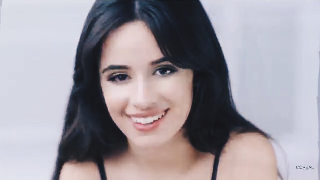 ccamilapics's tweet photo. How can someone be this beautiful https://t.co/NxVSjaAbb9