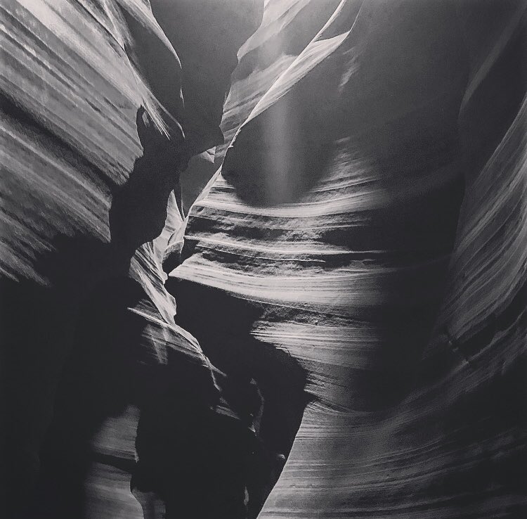 SistersOdyssey's tweet photo. Antelope Canyon B&amp;W Edition ❤️ #Travel #Adventure #Wanderlust #Explore #AntelopeCanyon https://t.co/SReQnSRbBu