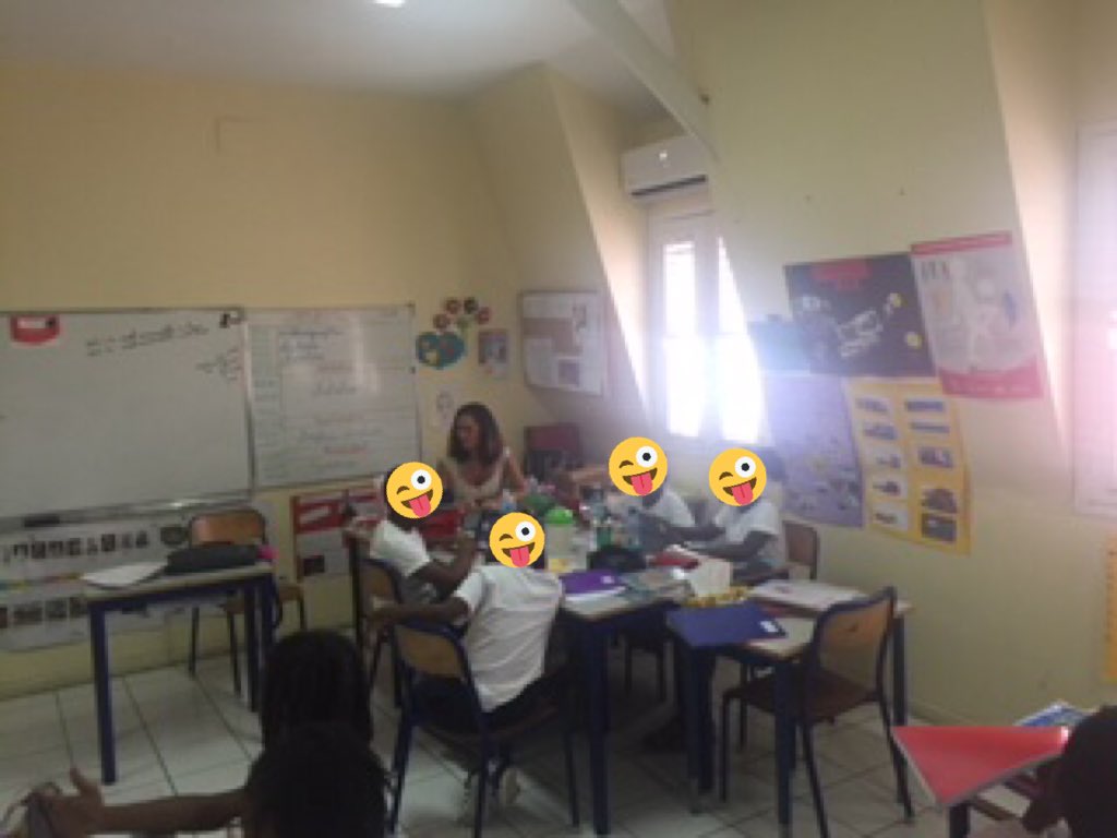 CM1CCM2C2's tweet photo. Atelier avec Mme Lucenay https://t.co/tI3PYLnZQz