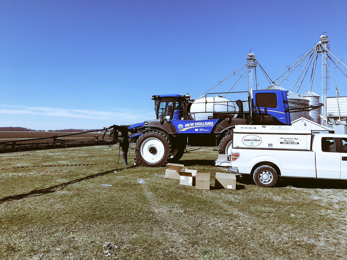 AgroChemEast's tweet photo. We were finally able to get @RavenPrecision Hawkeye installed on this New Holland sprayer yesterday. What a difference one day makes in #OhioWX.  #PrecisionAg https://t.co/qu5FmG9Gix