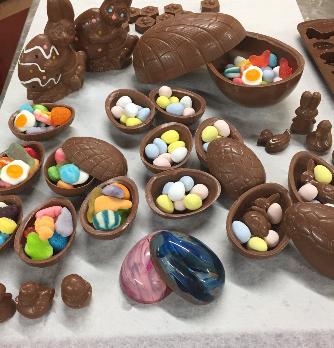 PerthChocolate's tweet image. Making lots of Easter egg treats #EasterEggHunt #chocolatebunny