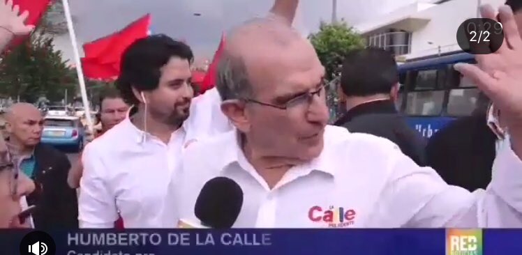 donandreshoyos's tweet photo. Es el momento histórico para que Colombia se de el gusto de tener un Presidente como @DeLaCalleHum ojalá todos pudiéramos entender la enorme responsabilidad que tenemos de cara al futuro. Por nuestros hijos, nuestro país y nosotros mismos! #YoSoyDeLaCalle https://t.co/SQiQbCsyGm