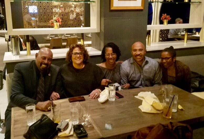 RhprincePrince's tweet photo. # Good food Good Friends! https://t.co/BUvcQ4s3cC