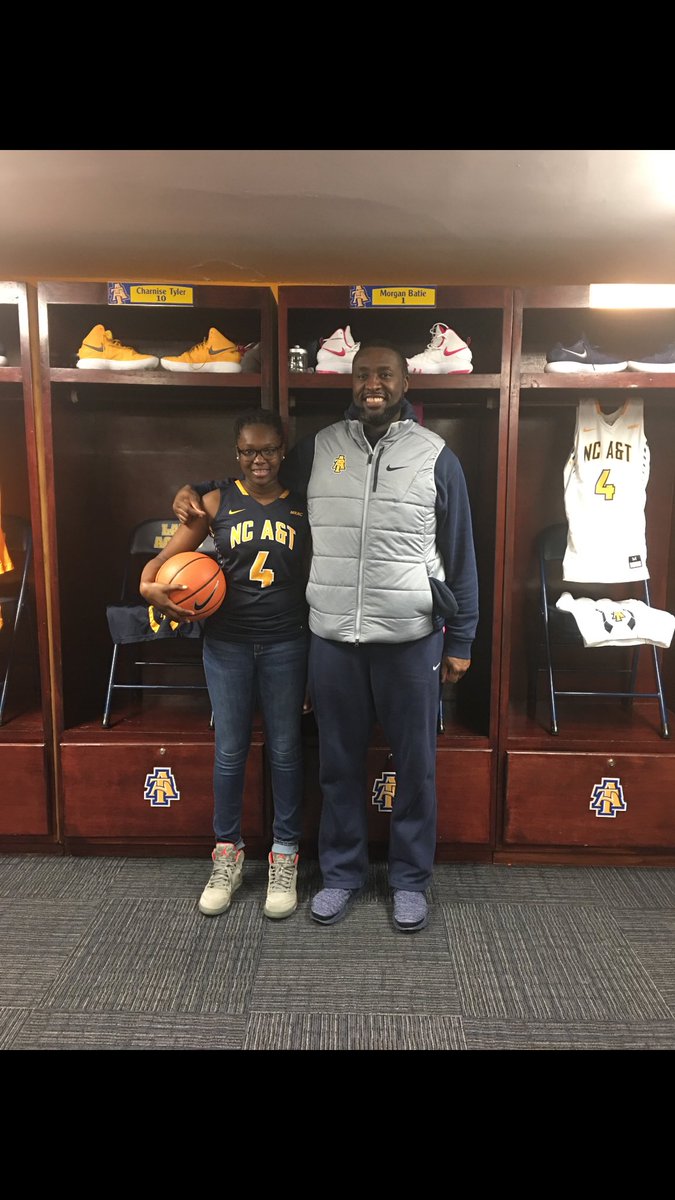 yaya_nichole's tweet photo. COMMITTED ! #AggiePride 💙💛🏀 https://t.co/27MRzzKDEI
