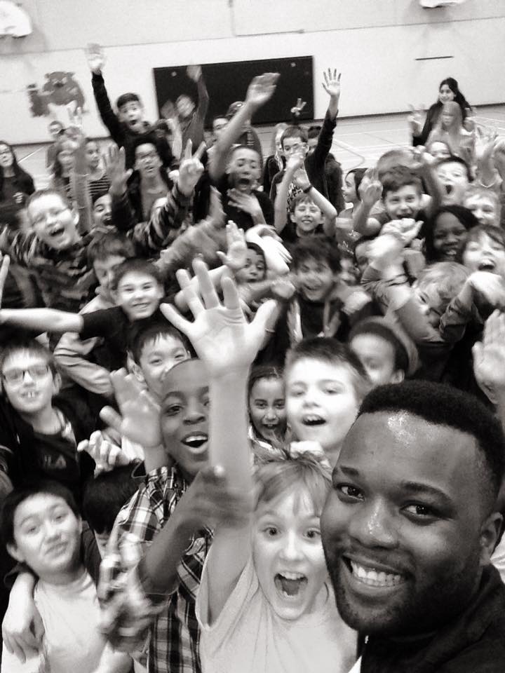 Bonne journée internationale de la francophonie depuis l'école Sir Winston Churchill Public School ! L'avenir est à nous !! Merci milles fois pour votre accueil c'était vraiment incroyable ! #oretflamme #francophonie #ottawa #larmureduson