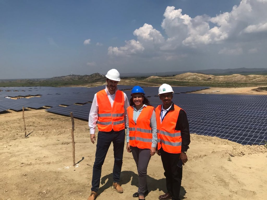 CNE_RD's tweet image. Hoy un equipo de profesionales de la CNE, encabezado por la Ing. Yderlisa Castillo, visitaron el proyecto #MontecristiSolar en Guayubin, Montecristi. Dicho proyecto tiene más del 50% de los paneles solares instalados. Al finalizar tendrá una capacidad instalada de 57.96 MW.