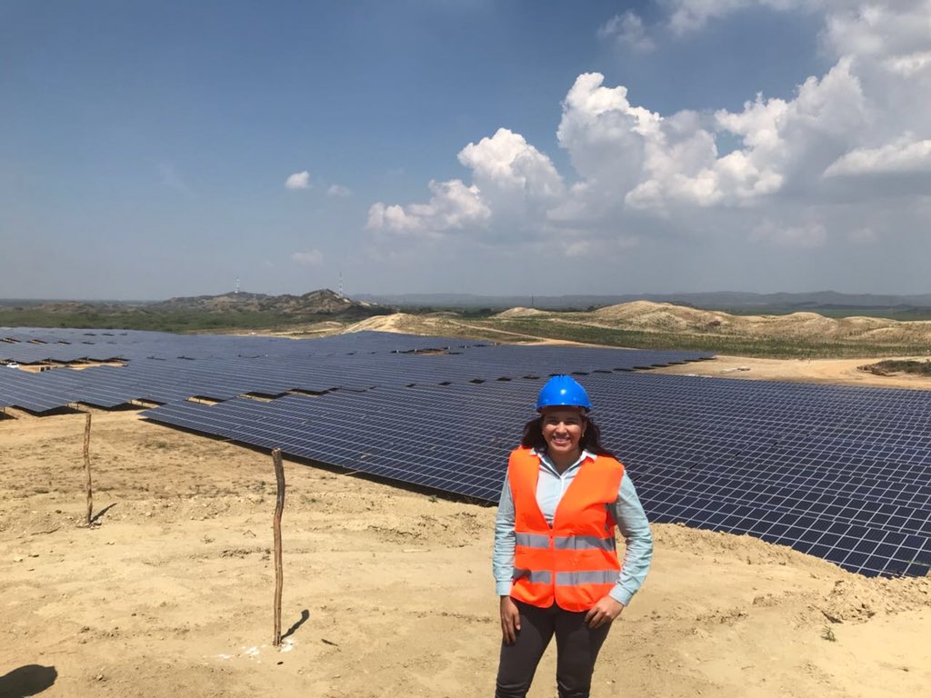 CNE_RD's tweet image. Hoy un equipo de profesionales de la CNE, encabezado por la Ing. Yderlisa Castillo, visitaron el proyecto #MontecristiSolar en Guayubin, Montecristi. Dicho proyecto tiene más del 50% de los paneles solares instalados. Al finalizar tendrá una capacidad instalada de 57.96 MW.