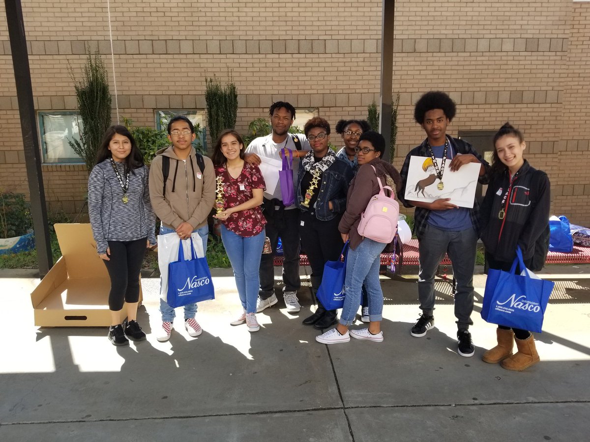 mrsdean_art's tweet photo. Our winners today made us proud! Great job guys! #magnetmagic #SouthSideShowdown @TermerionMLakes @sknippenberg1 @artwithmrs  @VPAMagnet https://t.co/5rhIQsIplk