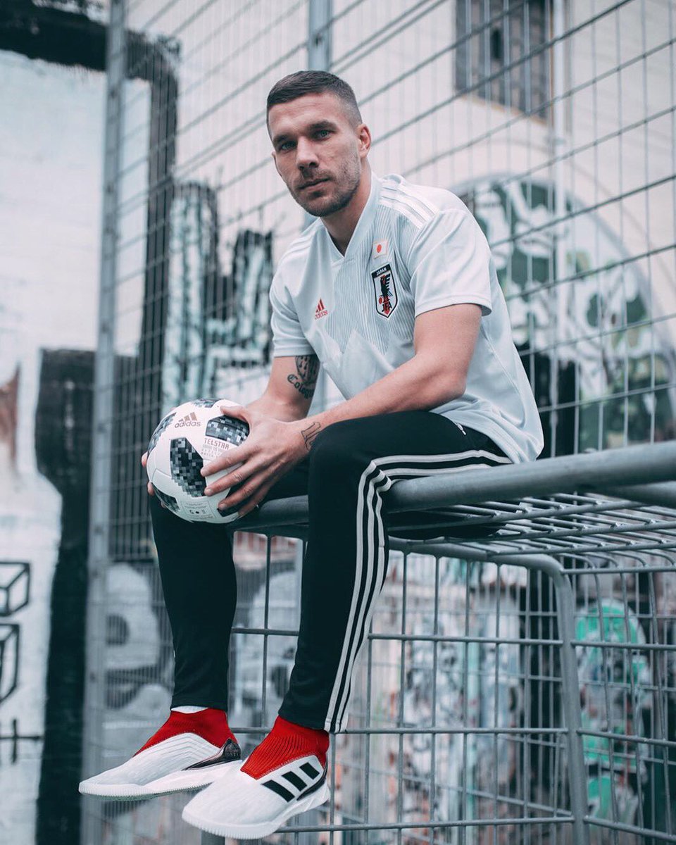 Lukas Podolski Com Japan World Cup Vibes Heretocreate Worldcup Predator Telstar18 Lp10
