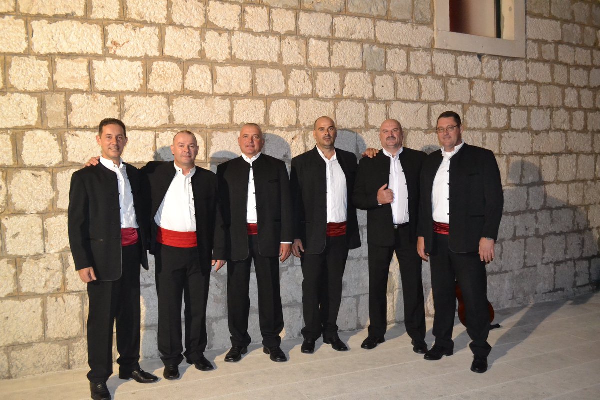 TZGradac's tweet image. Naši slavuji 🤩🎶#gradac #CroatiaFullOfLife #Croatia #dalmatia