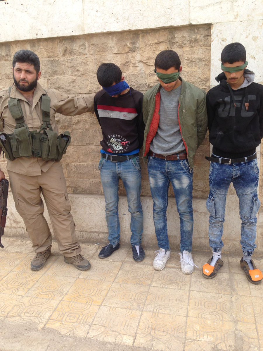mekefe1's tweet photo. #Afrin Kurdish people captured PKK murderous terrorist and hand over them to Turkish Armed Forces #Turkey #Efrin #Efrine #PKK #Syria #Terrorism #USA #OliveBaranchOperations #OliveBranch #OliveBranchOperation #Raqqa https://t.co/uMSWffluFk