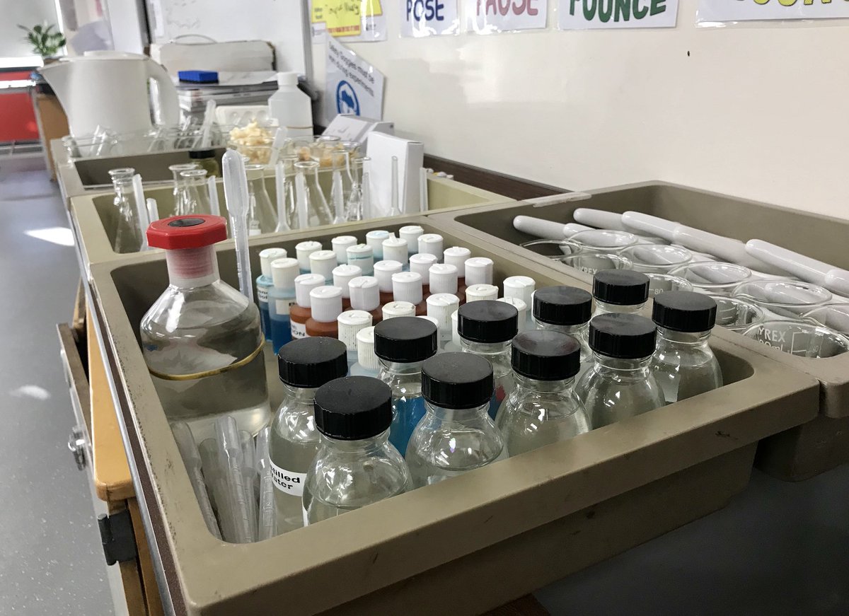 MoretonScience's tweet image. We’re ready for our first Year 11 #RequiredPractical BLAST day! Remember, 15% of the marks on your GCSE Science papers will be applying your knowledge of these practicals! 👩🏻‍🔬👨🏽‍🔬 #BePrepared @TeamMoreton_11