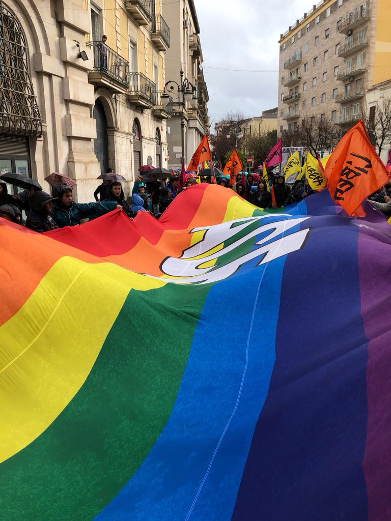 AgesciPuglia's tweet photo. I colori giusti, il cielo dipinto di pace #marcia21marzo #libera #foggia #seiscout @AgesciPuglia @agesci @libera_annclm @LiberaPuglia https://t.co/8rky0433vN