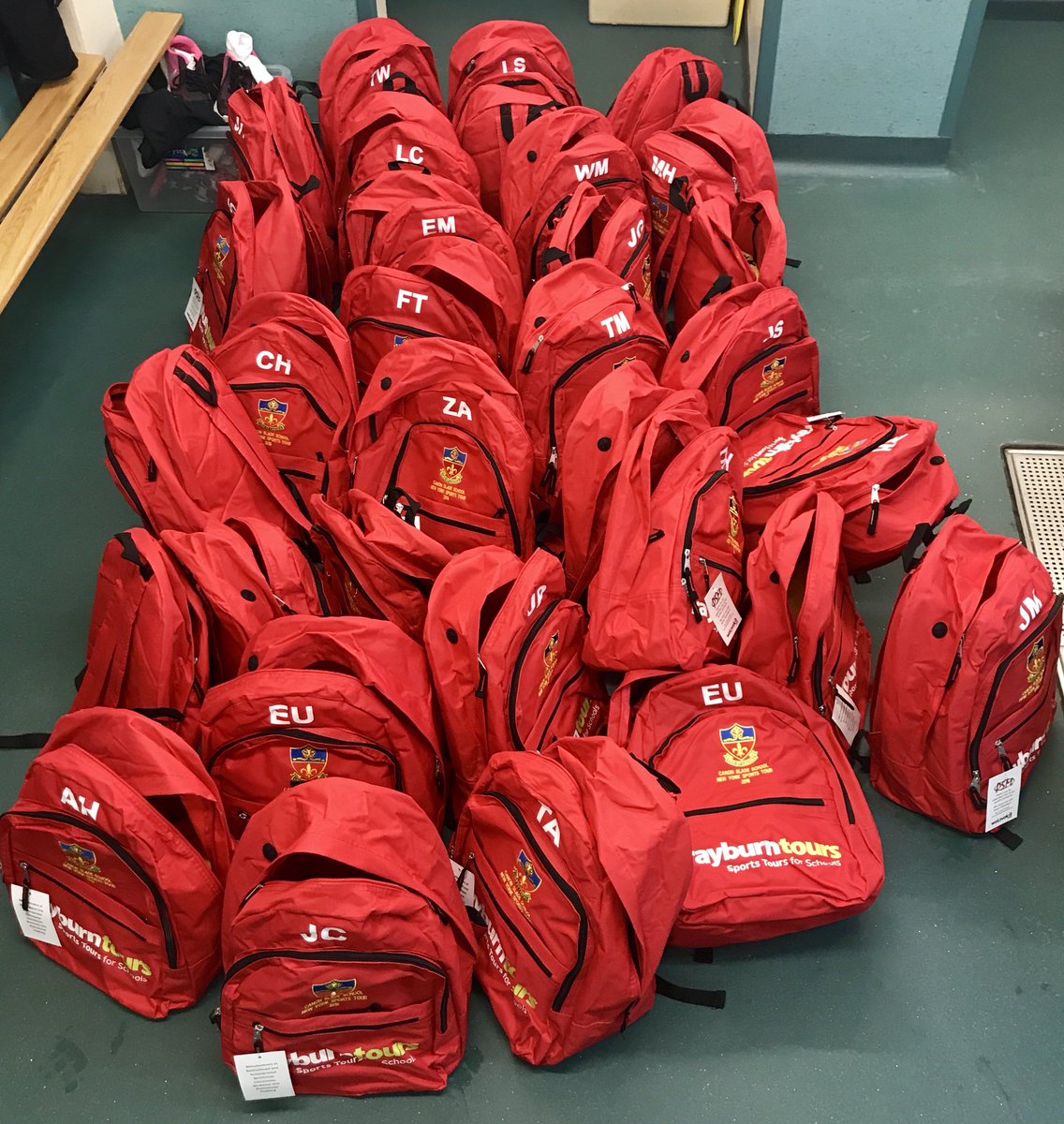 CanonSladePE's tweet image. 🇺🇸 BOYS’ PE NEW YORK SPORTS TOUR🇺🇸⚽️🏀⚾️🏒

Look what has been packed ready for next week!🎒

Don’t forget meeting in B16 on Thursday - 12:35pm! You will be receiving your final packs to take home.

#ThisTimeNextWeek #Excited