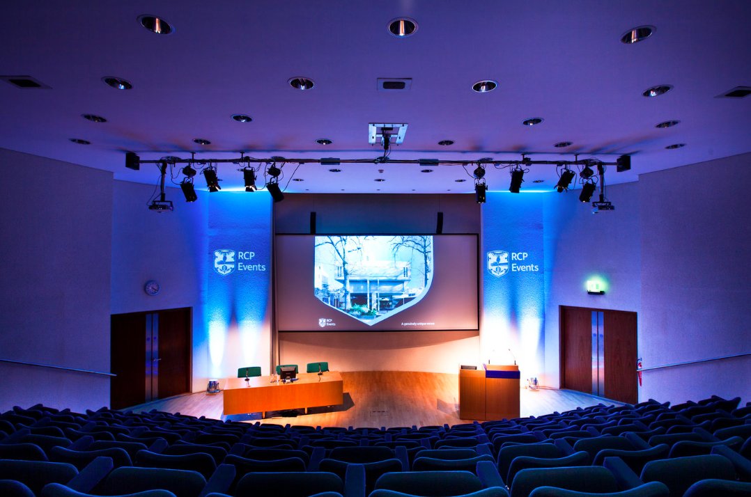 RCPVenue's tweet photo. Our Wolfson Theatre is perfect for large meetings or events. It holds up to 304 theatre style. Tweet us today to book. #EventProfs https://t.co/mjYFHxjOnP