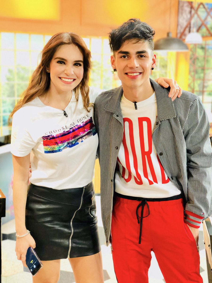 squadlovers_'s tweet image. [FOTO]@soyalannavarro el dia de hoy 😍 20/marzo
promocion de #UNOPUNTOCEROALANCD9