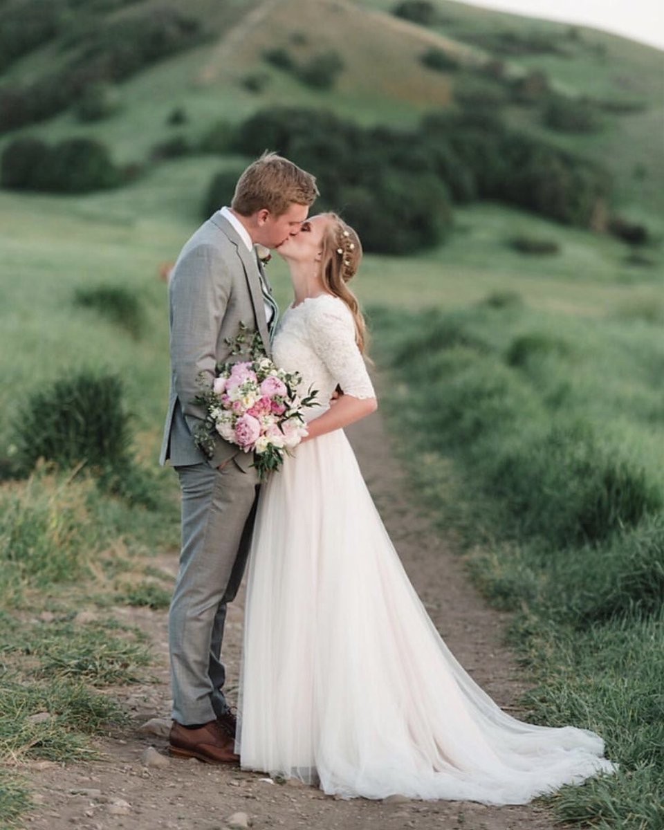 Romantic.

#utah #utahweddding #utahflowers #utahflorist