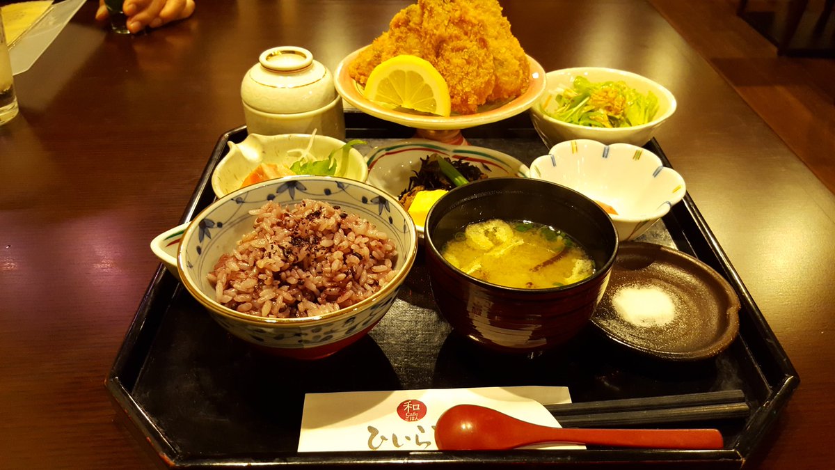 リムエルさん 湖西に来たら 和cafeごはん ひいらぎさんで美味しいご飯でも おかずの種類も豊富で 見て楽しみ食べて楽しみの美味しい料理がいっぱいです 店内はジャズが流れていて落ち着いた雰囲気です 431 0301 静岡県湖西市新居町中之郷４０９６