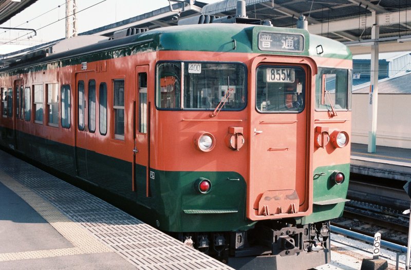 tetsumentou's tweet photo. 1990年代ころまでは、上野駅で普通に115系が見られた。
#115系　#JR東日本高崎支社　#吾妻線　#ありがとう115系 https://t.co/dbwQepUDWR