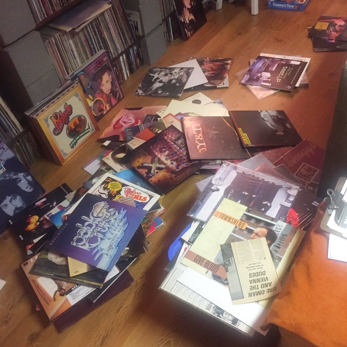MusicNerdSays's tweet photo. Record sorting night! #vinyl #stacksofwax #pablocruise https://t.co/7c4G8q7e7V