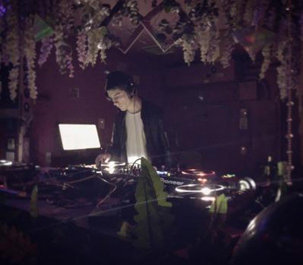 AudioApostles's tweet photo. Pics from AAC friend @RHYOT Rhyot @rhyot of @rhettsound Rhett @rhettsound and @notakermusic Notaker @notakermusic doing the first sets while at the @mau5trap mau5trap @mau5trap party in Miami.
#mau5trap #AAC #RHYOT #Rhett #NOTAKER #electroni… https://t.co/oGAY4zRSyC https://t.co/esdCFrpxPT