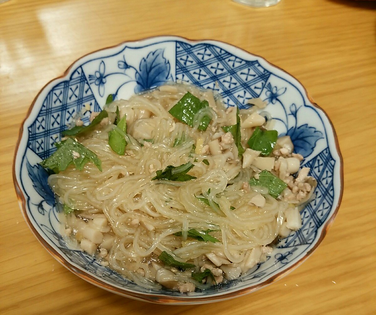 有賀 薫 Twitter પર 作ってちょっと置いておくと 春雨がスープ吸ってしまいますよね 私も撮影していて おー 汁がなくなっていくー みたいな感じでした パクチー は無ければないで 大葉も素敵です