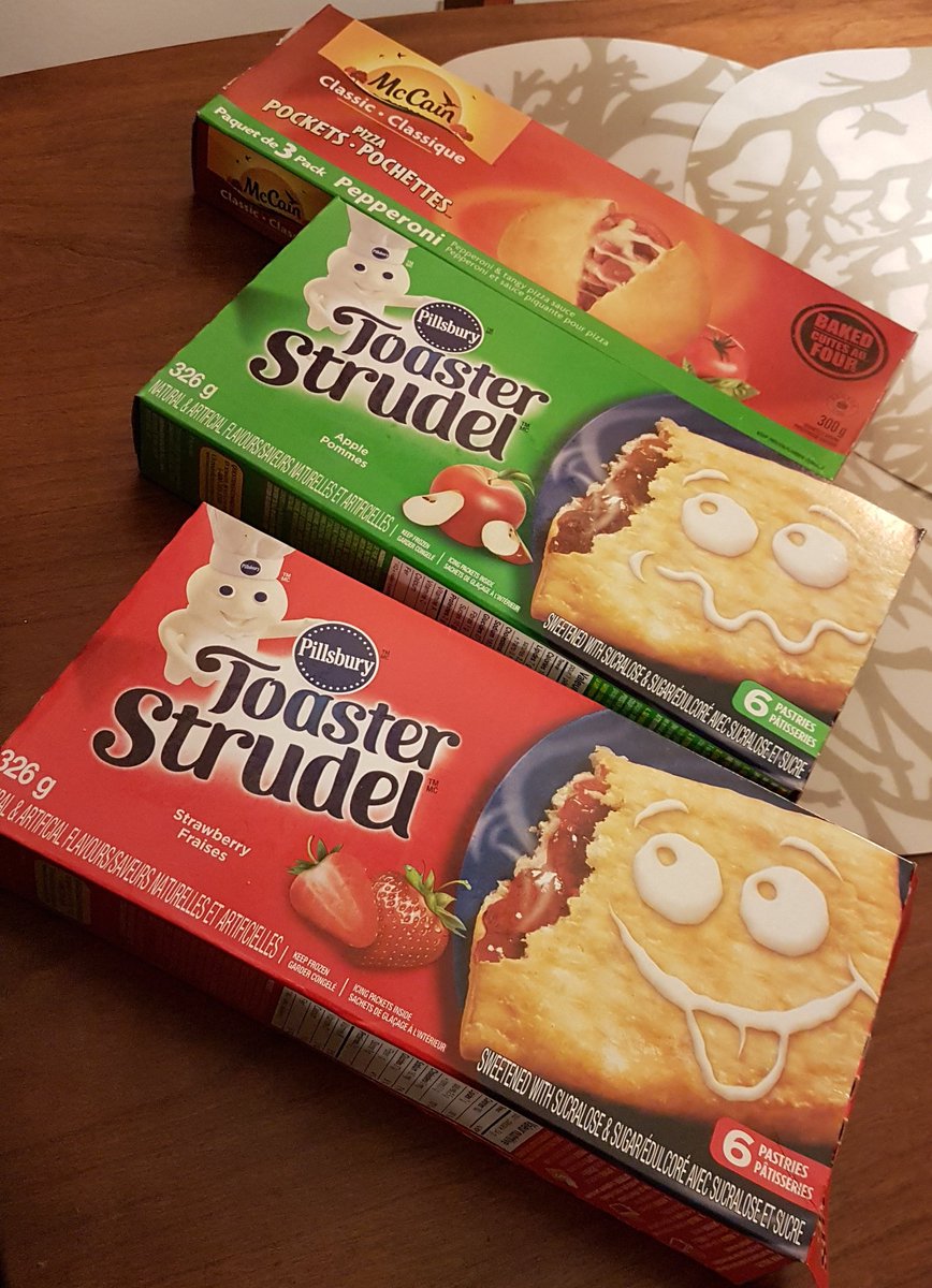 coty5mel's tweet image. When you reminisce with your best friend of 31 years about old school snacks... then stop by the grocery store to fulfill the cravings 😂

#pizzapockets #toasterstrudels