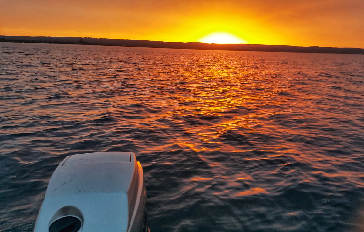 AskDrBack's tweet photo. After a day helping patients what a fantastic sunset we enjoyed! #drback #chiropractic #chiropractor #dunsborough #sunset #blessings https://t.co/vTqBJrdjwd